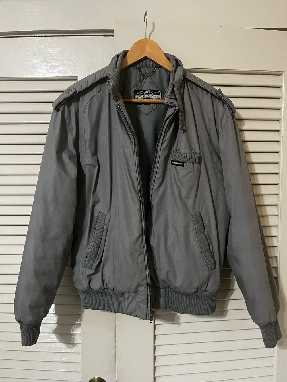 Vintage Members Only Gray Men's Lightweight Bomber Jacket with Epaulets